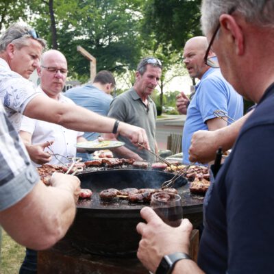 bbqen met een groep website