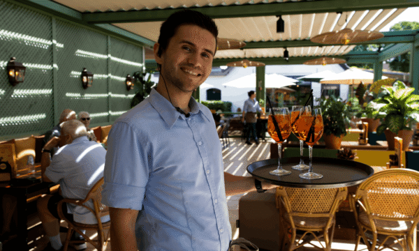 Kevin Aperol Zomerveranda (klein) bediening aperol zomerveranda