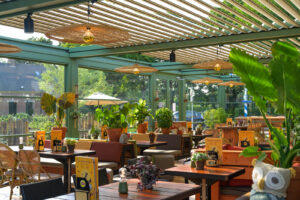 Zomerveranda dak half open